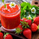 طرز تهیه شربت توت فرنگی خانگی خوشرنگ