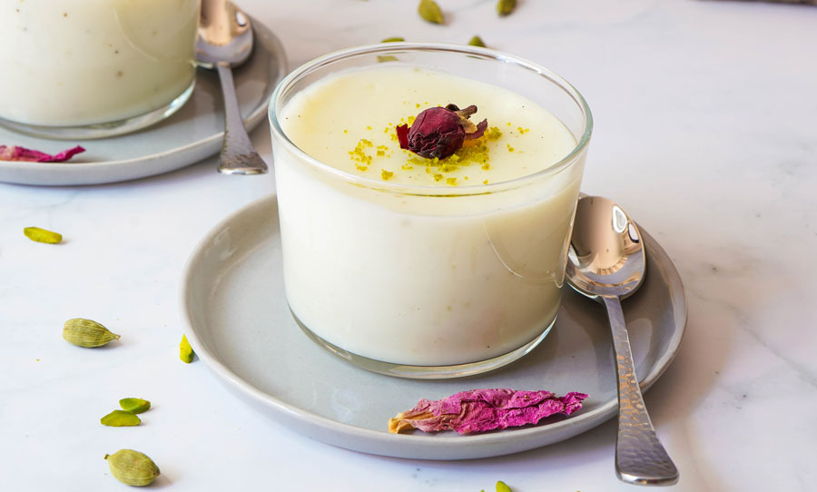 طرز تهیه فرنی ساده و مجلسی برای دسر با نشاسته
