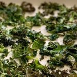 طرز تهیه چیپس کلم پیچ ساده، کم کالری و مقوی