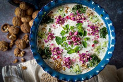 طرز تهیه آب دوغ خیار بهترین سوپ ماست سرد ایرانی