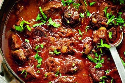 طرز تهیه خورشت آلو ایرانی ساده و آسان در چند مرحله