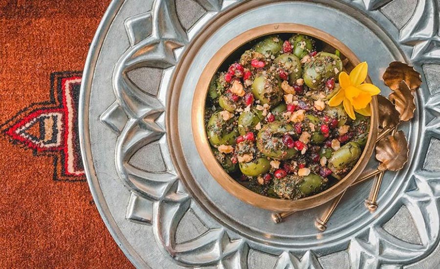 طرز تهیه زیتون پرورده به روش سنتی گیلانی