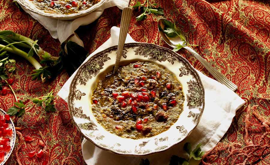 طرز تهیه آش انار با طعم عالی مناسب شب یلدا