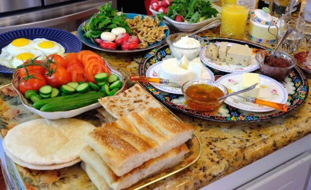 صبحانه ایرانی، بهترین راه برای شروع یک روز خوب