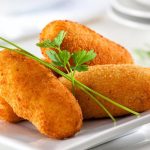 طرز تهیه کراکت سیب زمینی و سوسیس