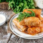طرز تهیه دلمه کلم با برگ های کلم سفید متفاوت و خوشمزه