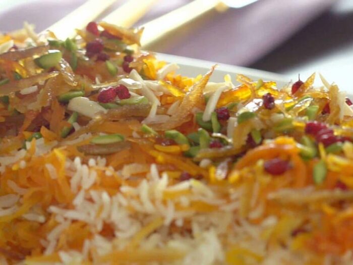 طرز تهیه شیرین پلو، یک غذای ایرانی خوشمزه و شیرین