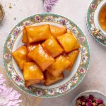 طرز تهیه گوش فیل؛ دسر اصفهانی متفاوت، لذیذ و مقوی