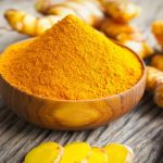 بررسی خواص و مضرات زردچوبه: ادویه ی طلایی آشپزی ایرانی