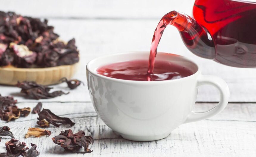 اکسیری به رنگ یاقوت سرخ: کاوش در خواص و مضرات چای ترش