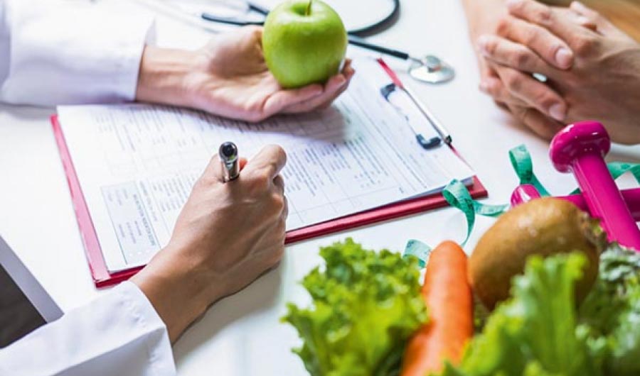 با یک متخصص تغذیه مشورت کنید