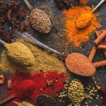 علائم خراب شدن ادویه ها و سبزی خشک شده و راهای مقابله با آن