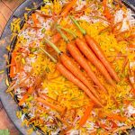 سفره ای خوش رنگ و انواع غذا با هویج