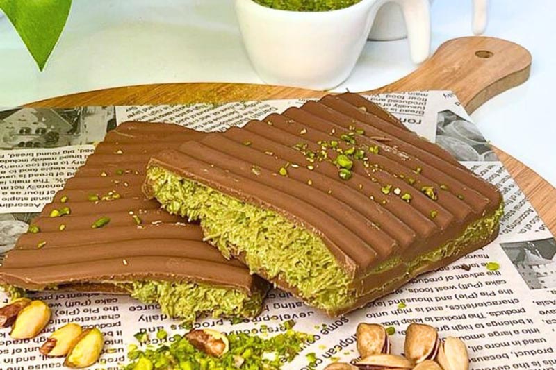 3. شکلات‌های پسته‌ای: یک ترکیب رویایی